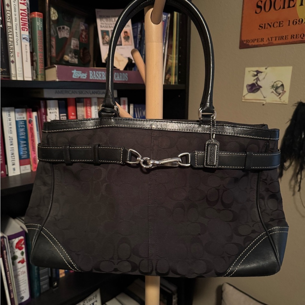 Authentic Coach Hampton Signature Logo Large Black Shoulder Business Carryall